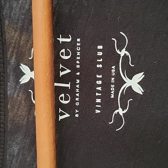 VELVET by Graham Spencer RIELLE ruffle sleeve T - Picture 2 of 6